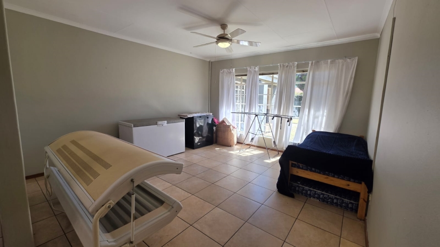 2 Bedroom Property for Sale in Flamwood North West